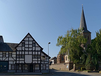 Symbolbild: Elsdorf - Dawel Rechtsanwälte PartG mbB | Ihre Rechtsanwälte für Wirtschaftsrecht, Familienrecht, Vertragsrecht, Arbeitsrecht, Sozialrecht und mehr.